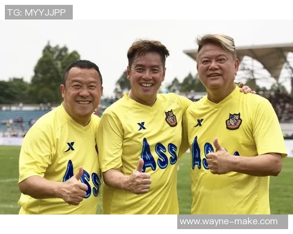 足球明星与刘德华亲密互动视频曝光引发粉丝热议与追捧 足球明星与刘德华亲密互动视频曝光引发粉丝热议与追捧