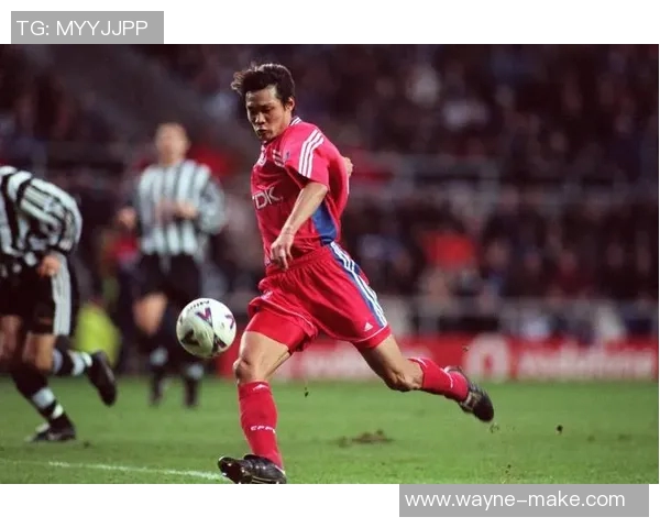 足球明星的独特技能揭秘：他们如何在赛场上展现惊人特技